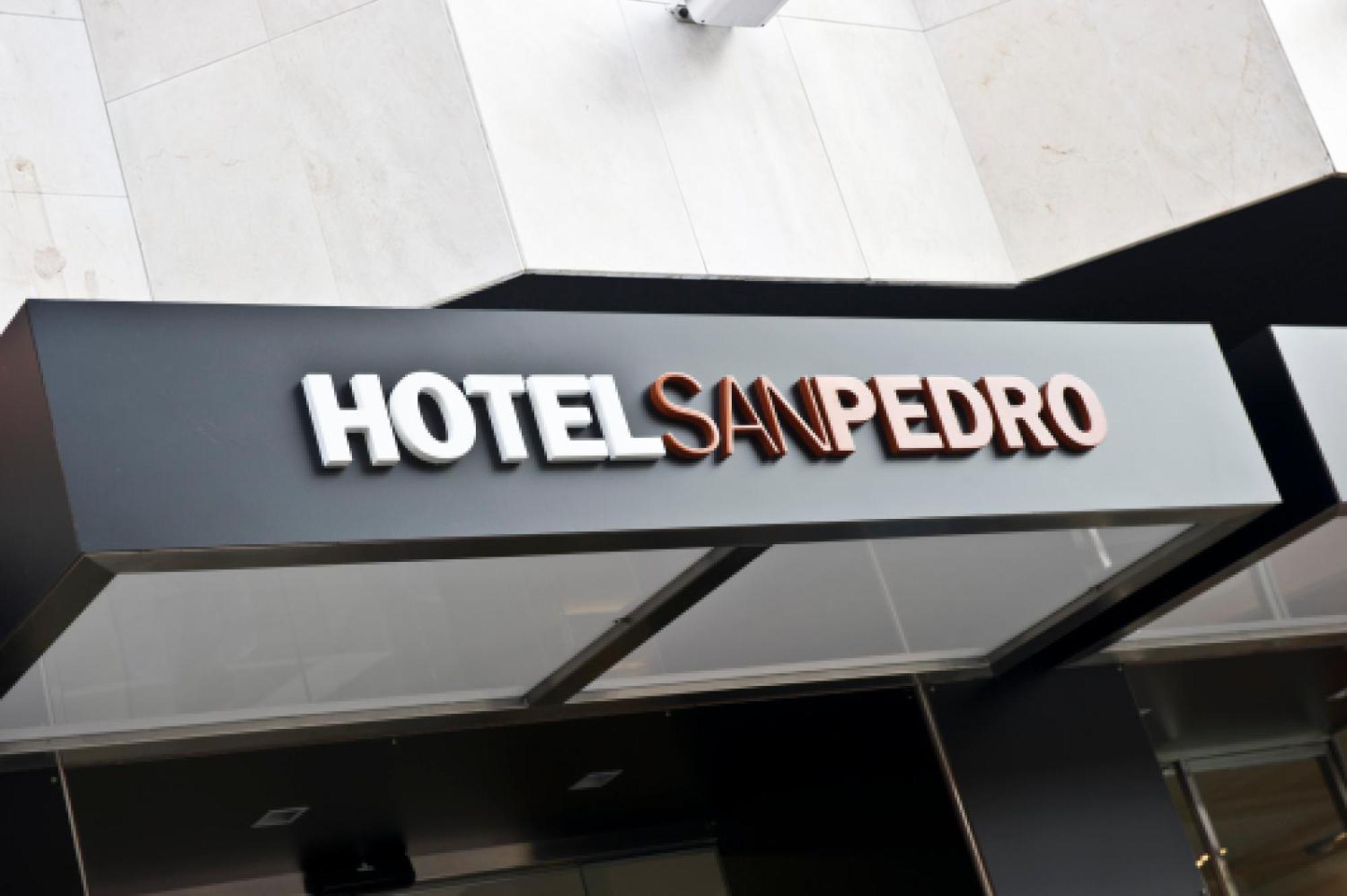 Hotel San Pedro Лангрео Экстерьер фото