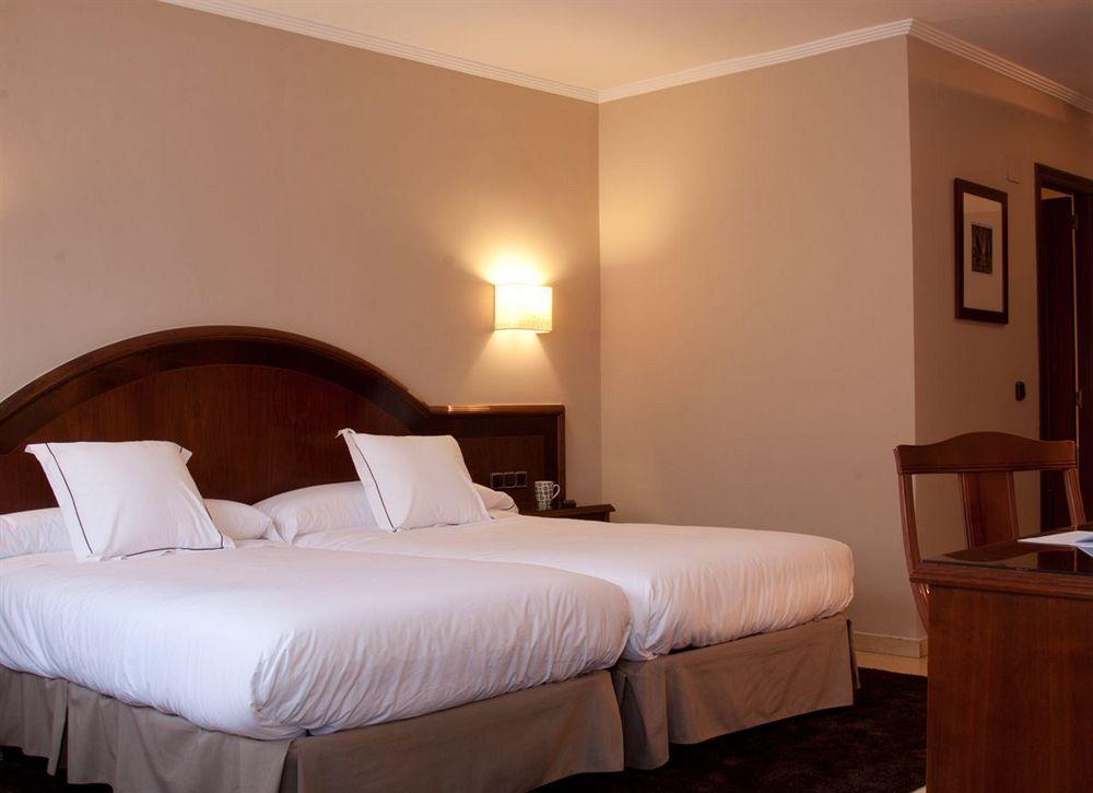 Hotel San Pedro Лангрео Экстерьер фото